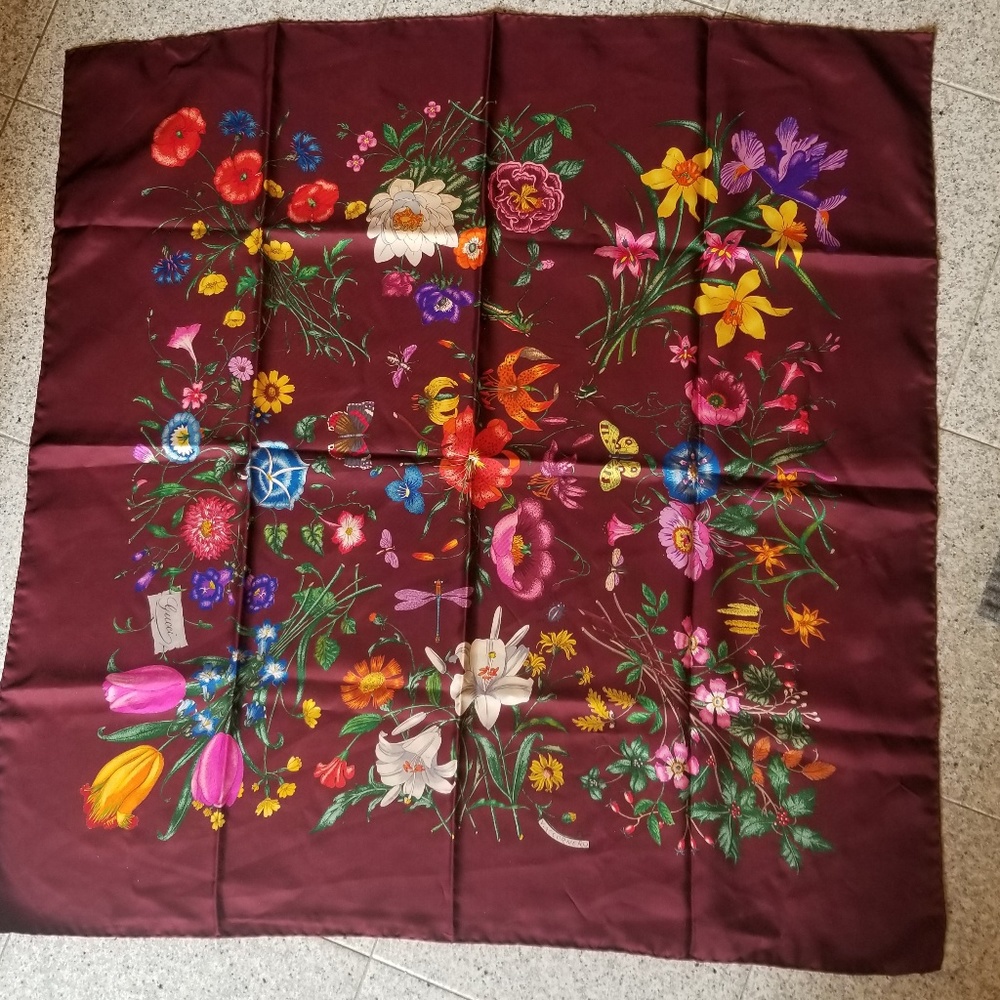 Vintage Gucci V Accornero floral scarf